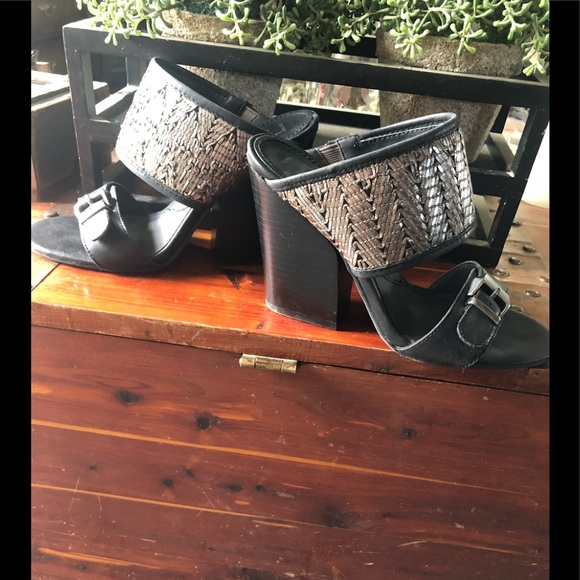 Sandals - Picture 2 of 9